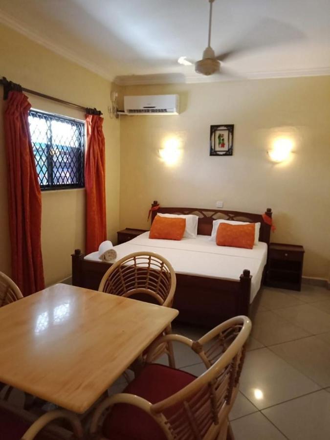 Regency Park Hotel Mombasa Eksteriør bilde