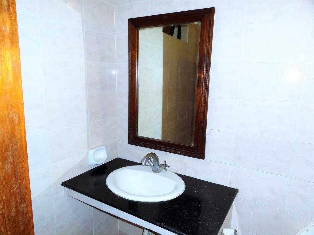 Regency Park Hotel Mombasa Eksteriør bilde